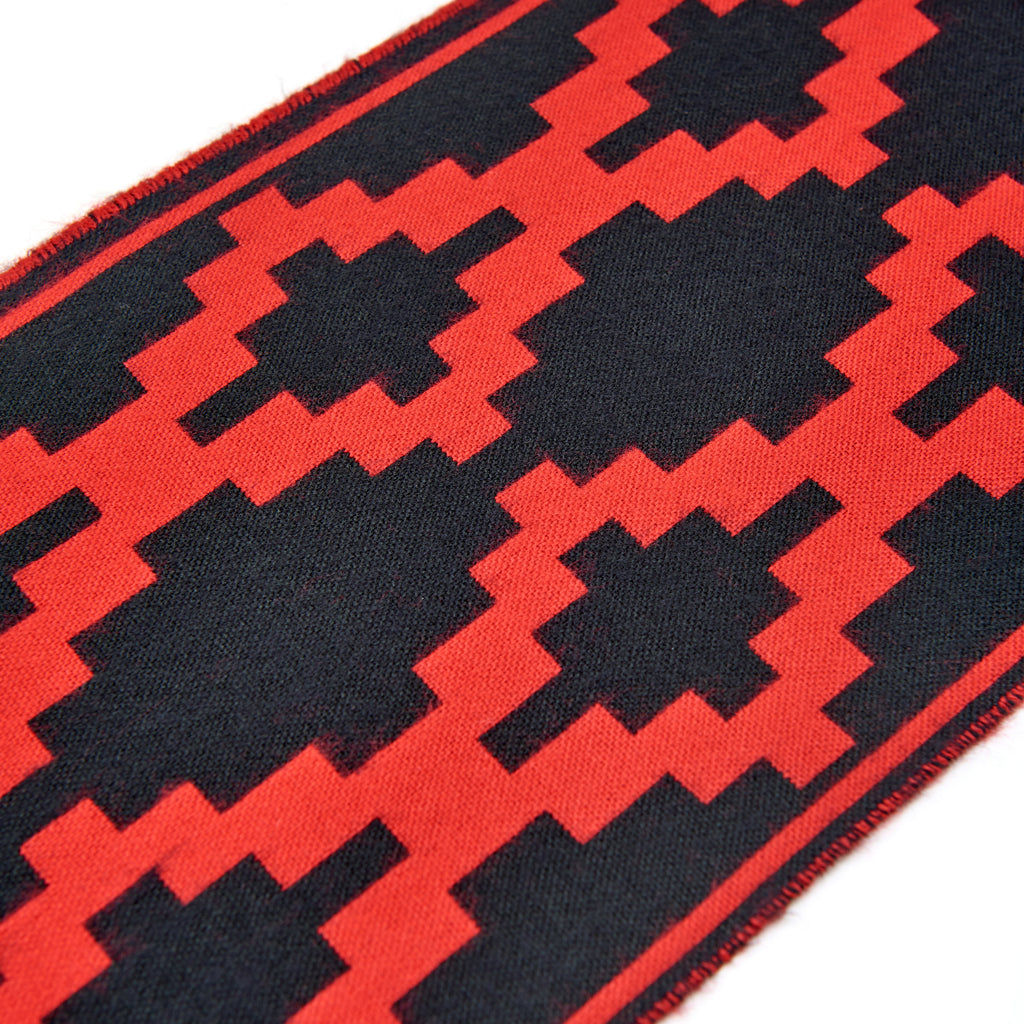 Guarda Pampa Scarf I Unisex I Argentinian Handmade (Black & Red)